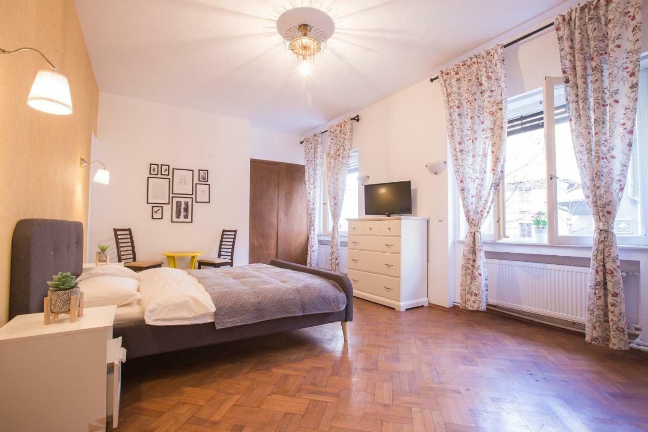 Color Apartments Nicolae Tonitza St Бухарест Екстер'єр фото